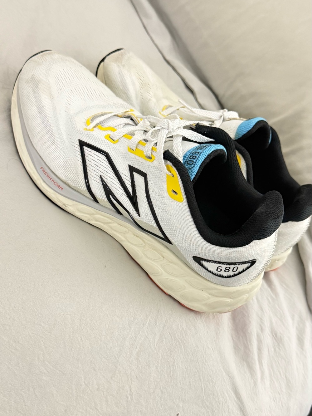 New Balance Fresh Foam 680  Size Women’s 10.5 - Men’s 9